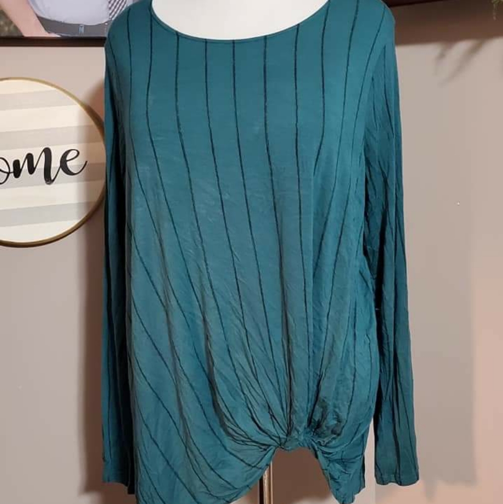 Knotted hem blouse